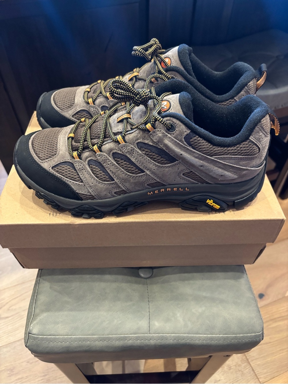 Men’s Merrell Moab 3 Vibram Megagrip Hiking Shoes Size 12 Walnut
